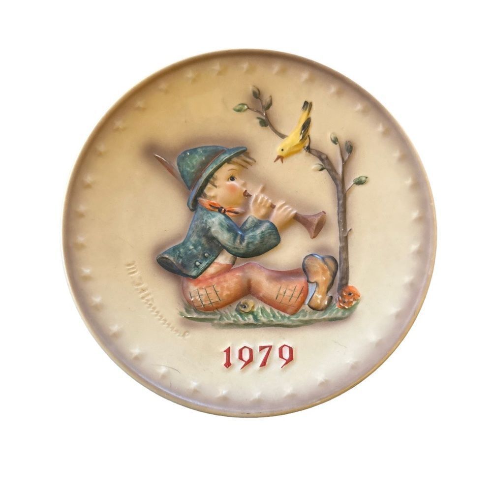1979 Vintage M.J. Hummel Annual Collectors Plate “Singing Lesson”